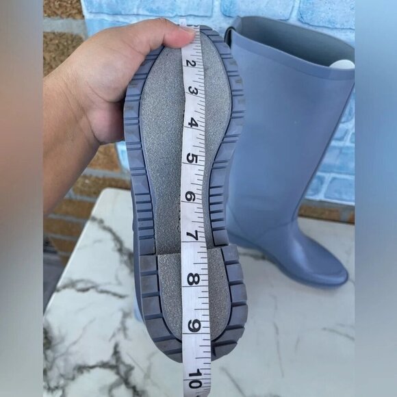 Stuart Weitzman The Griffin Rain Boot in Color Blue size 5/6.5 - Picture 10 of 11